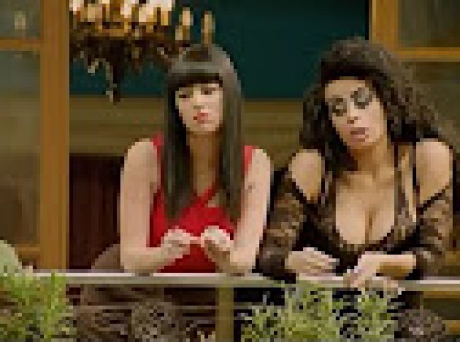 بالفيديو: هذا ما تفعله المطلقة او الارملة عند احتياجها لزوجها