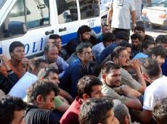 بينهم سوريون.. اعتقال 24 مهاجرا و4 مرشدين مشتبه فيهم