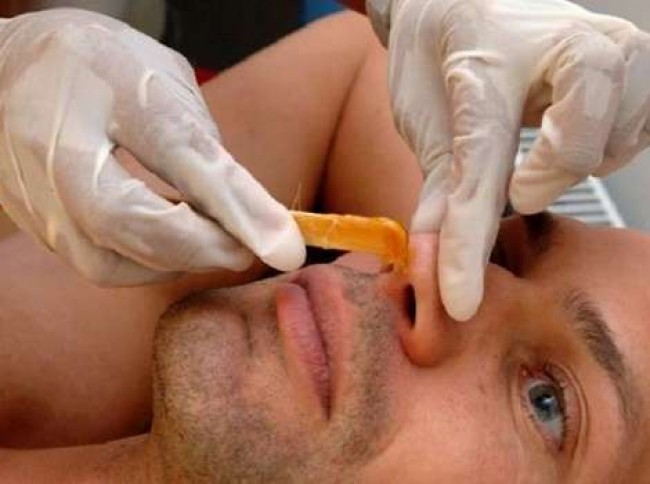  هام جدا للرجال : توقفوا فورا عن إزالة شعر الأنف و السبب غير متوقع 
