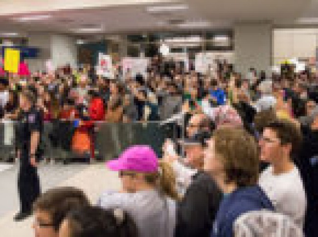 من هي الشخصية التي تحدت ترامب ورحبت بالمسلمين ؟؟ !!