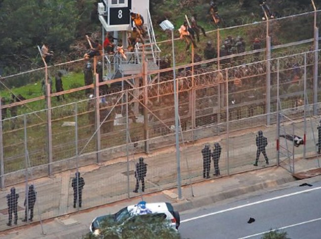  مهاجرون يقتحمون &ldquo;جيب سبتة&rdquo; شمال المغرب
