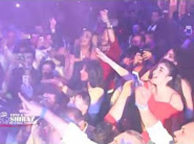 بالفيديو السورى يقتل فى سوريا و هم يرقصوا ويلبسوا ملابس خليعه فى حفلات فى المانيا اكتب رايك